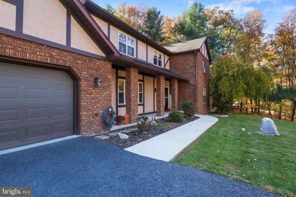 Photo of 165 Chain Saw Road, DILLSBURG, PA 17019 (MLS # PAYK2092788)