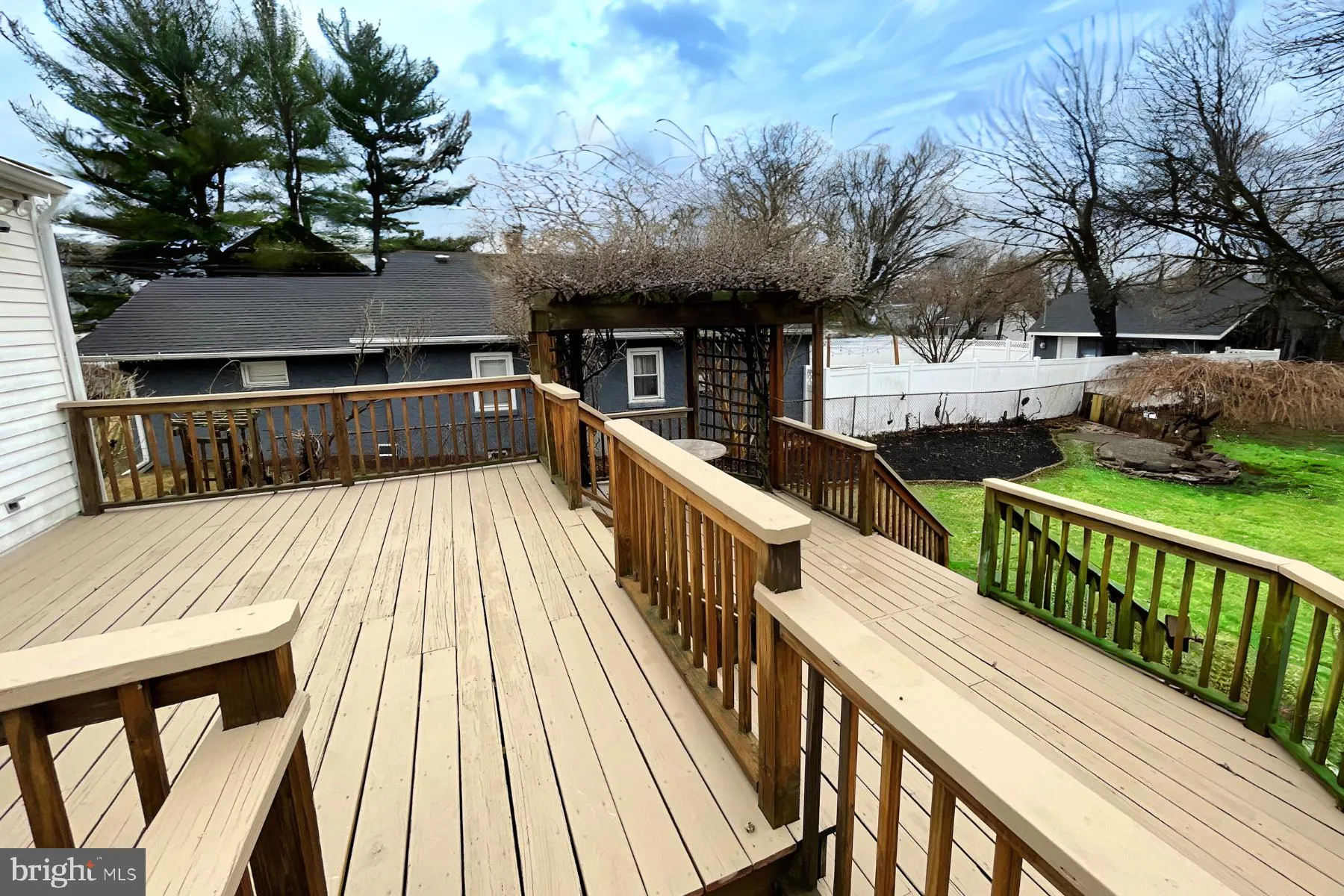 Hamilton, New Jersey 08619, United States, 2 Bedrooms Bedrooms, ,2 BathroomsBathrooms,Residential,Pending,89006