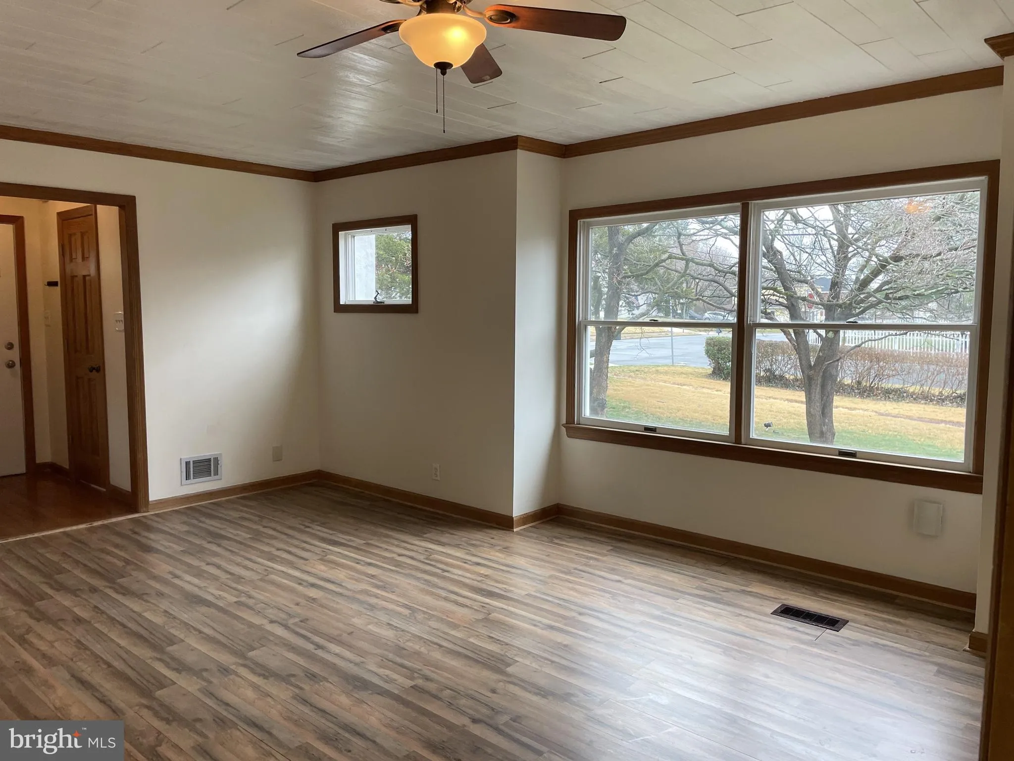 Hamilton, New Jersey 08619, United States, 2 Bedrooms Bedrooms, ,2 BathroomsBathrooms,Residential,Pending,89006