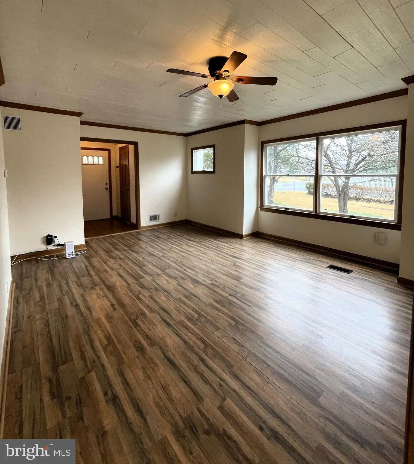 Hamilton, New Jersey 08619, United States, 2 Bedrooms Bedrooms, ,2 BathroomsBathrooms,Residential,Pending,89006