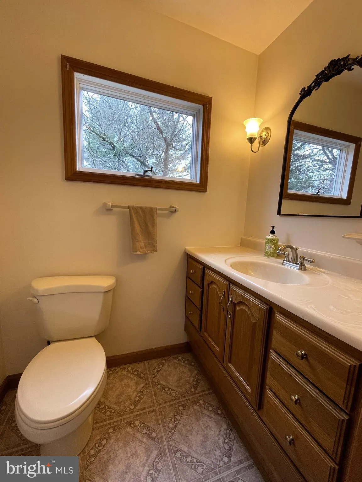 Hamilton, New Jersey 08619, United States, 2 Bedrooms Bedrooms, ,2 BathroomsBathrooms,Residential,Pending,89006