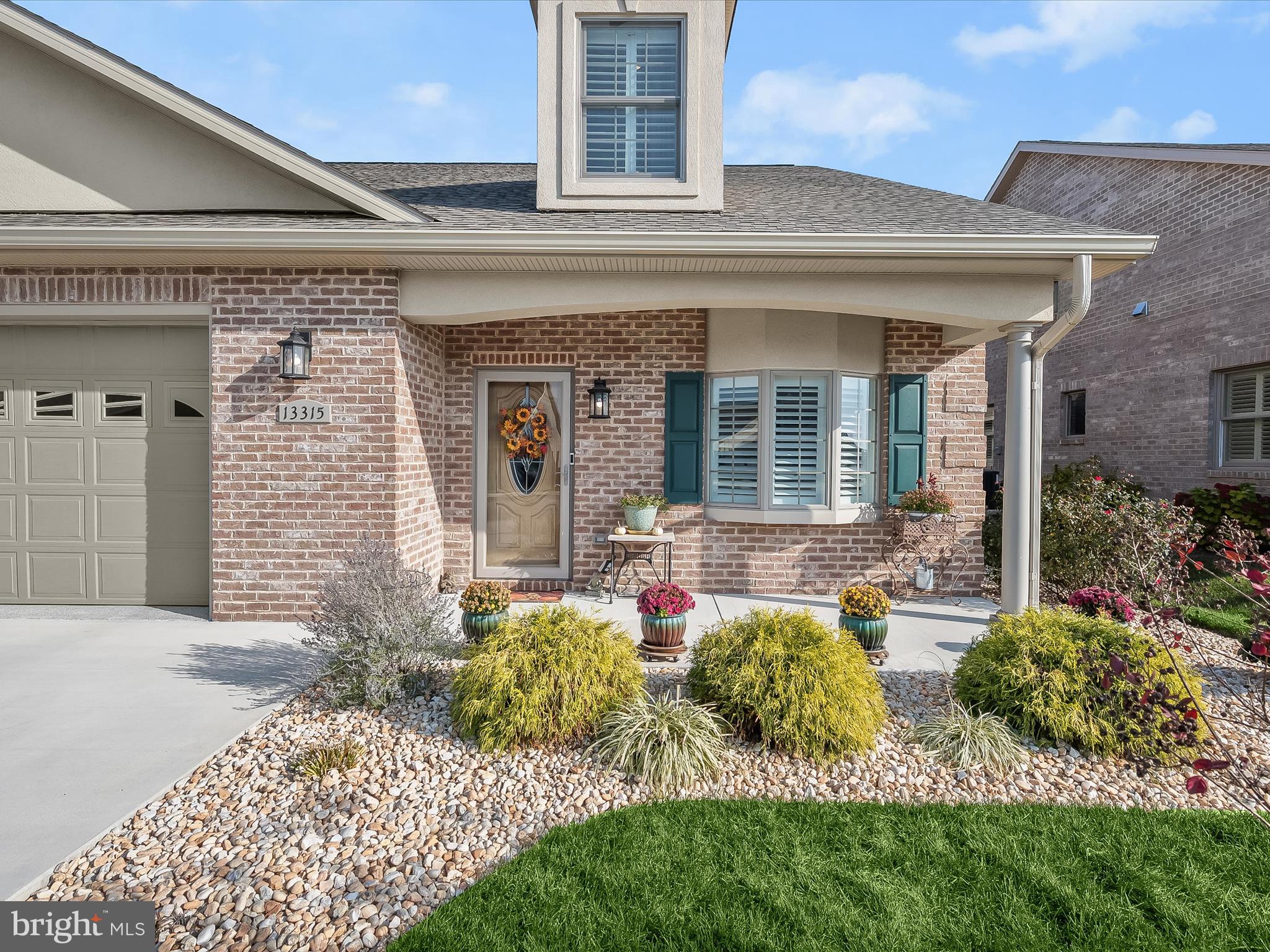 EMERALD POINTE - Residential