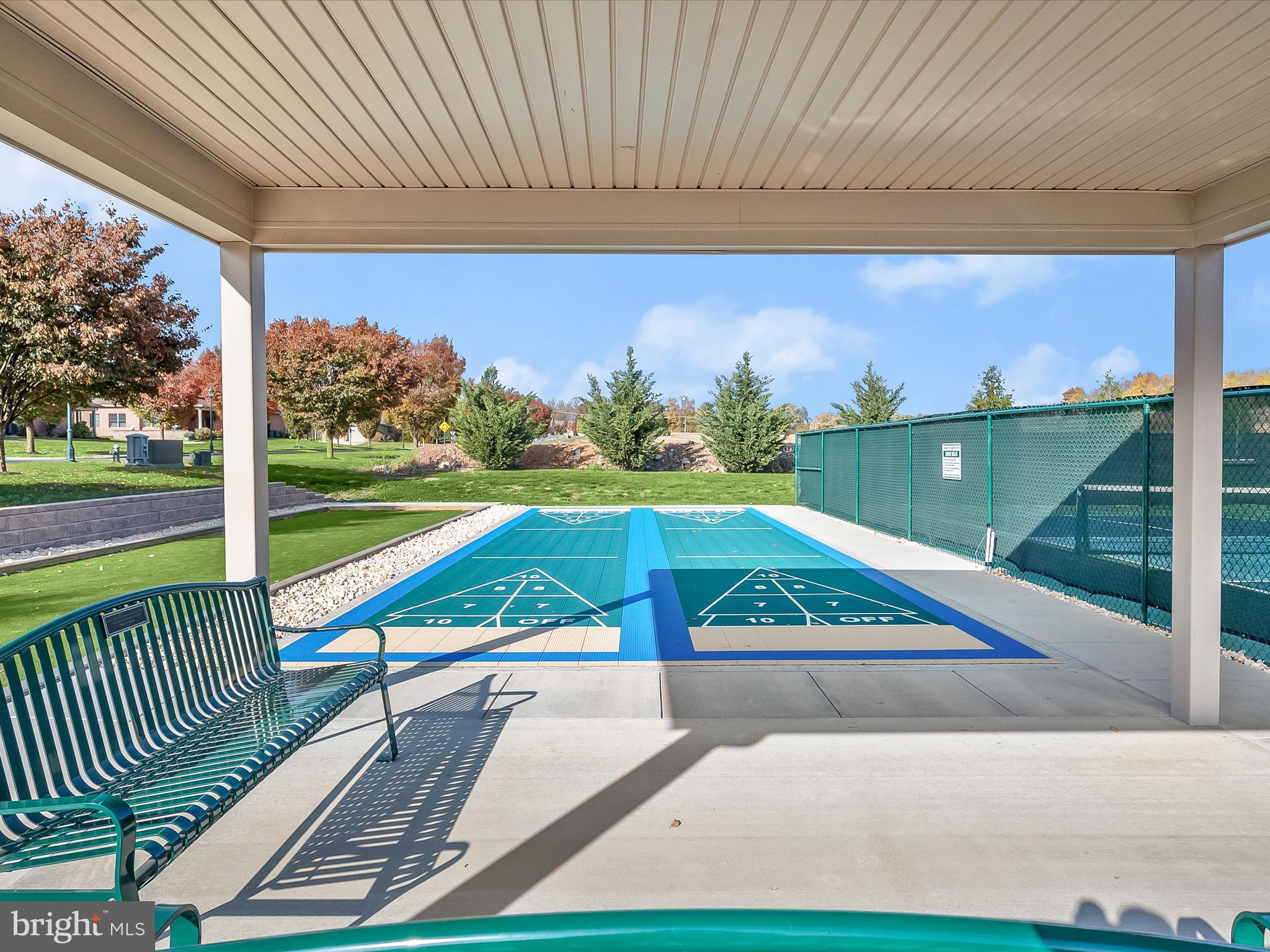 EMERALD POINTE - Residential