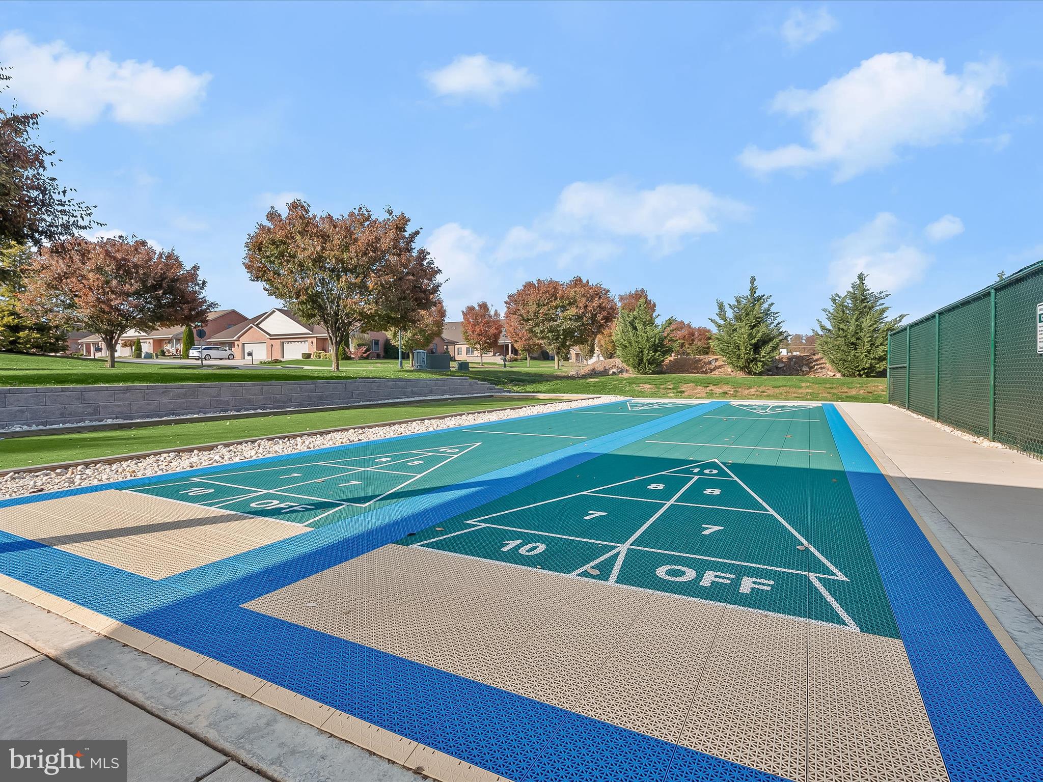 EMERALD POINTE - Residential