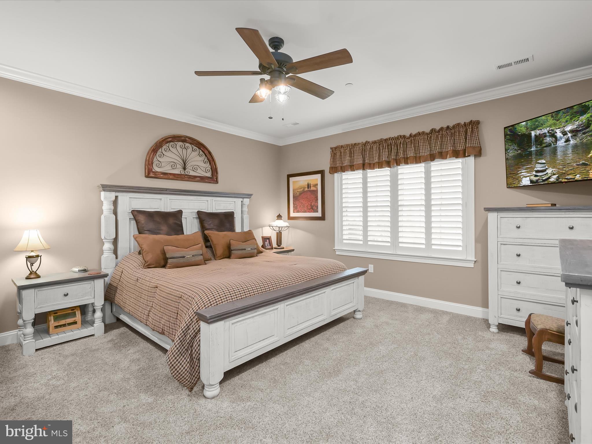 EMERALD POINTE - Residential