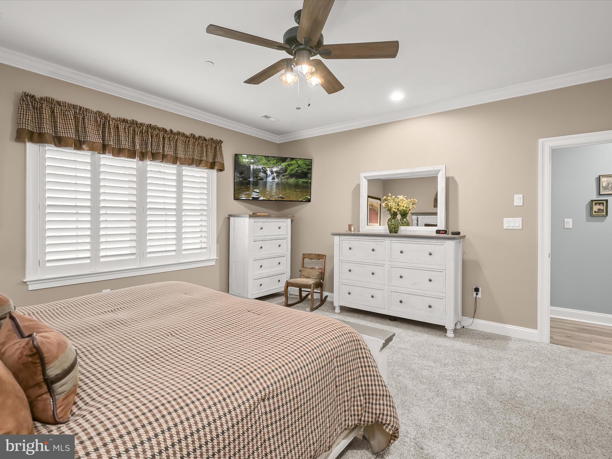 EMERALD POINTE - Residential