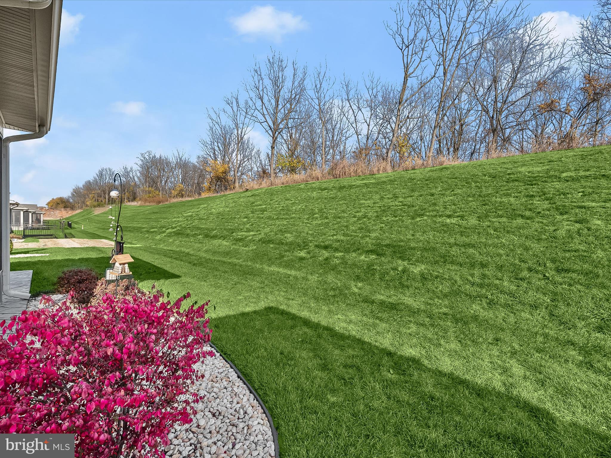 EMERALD POINTE - Residential