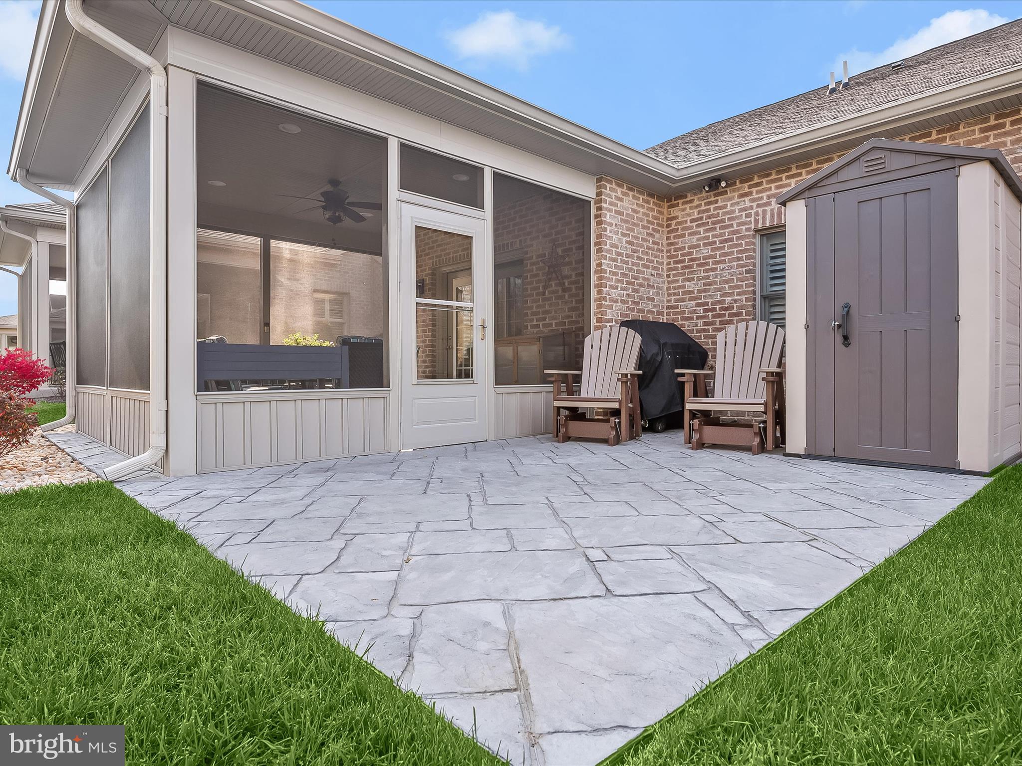 EMERALD POINTE - Residential