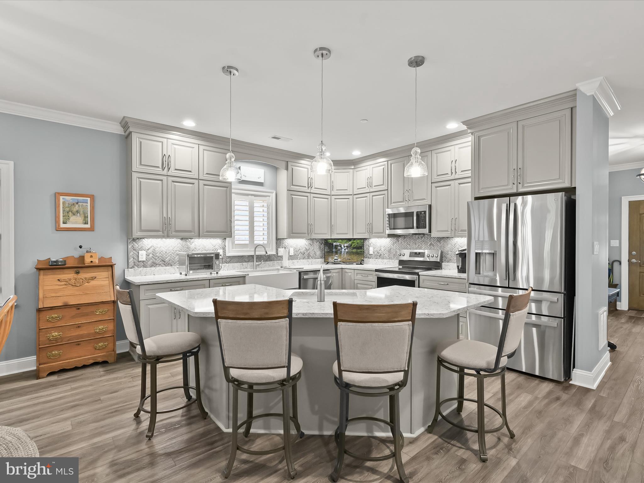 EMERALD POINTE - Residential