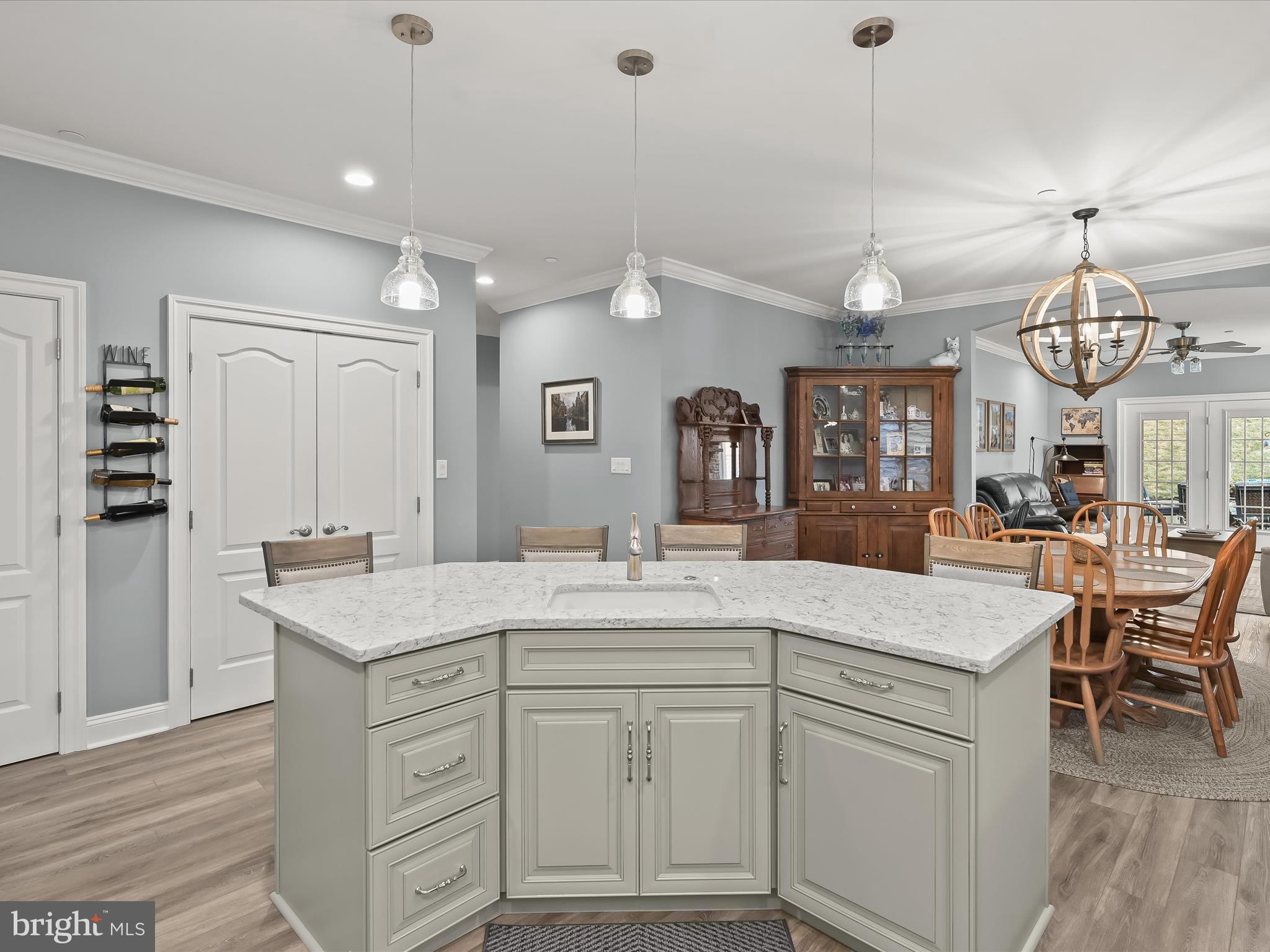 EMERALD POINTE - Residential