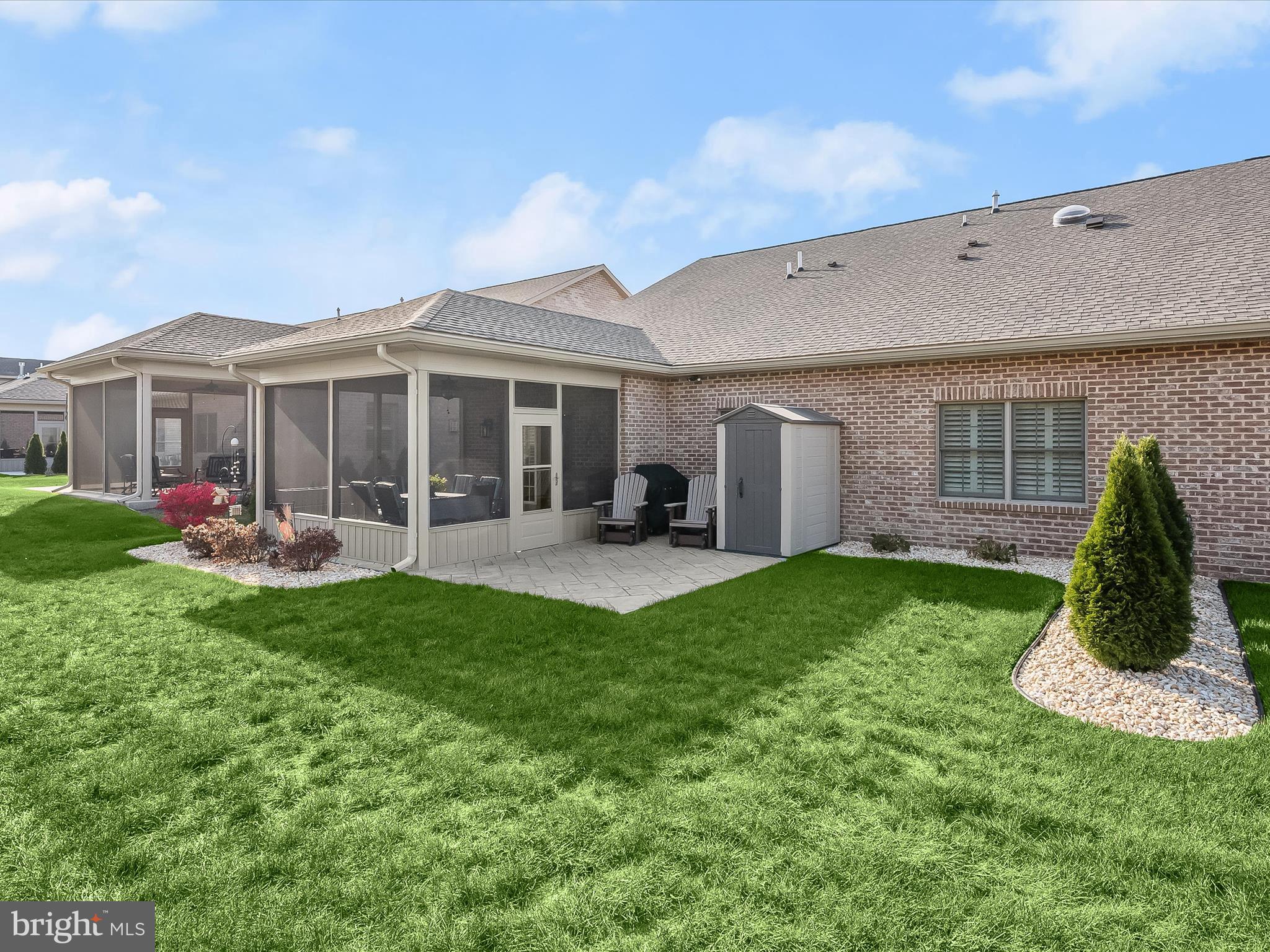 EMERALD POINTE - Residential