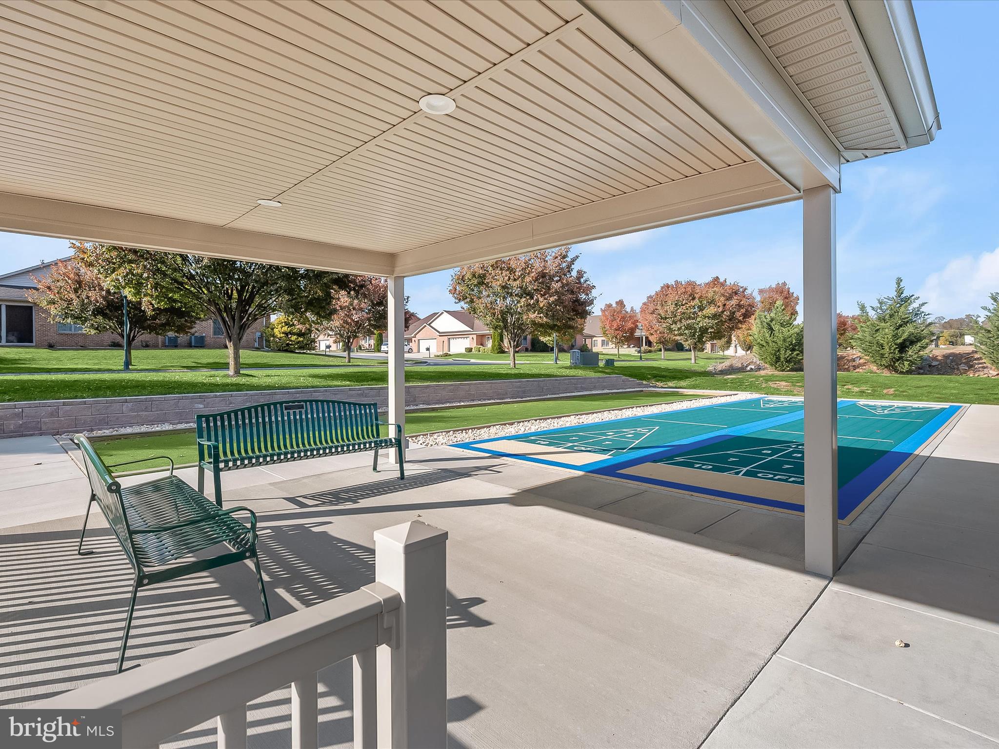 EMERALD POINTE - Residential