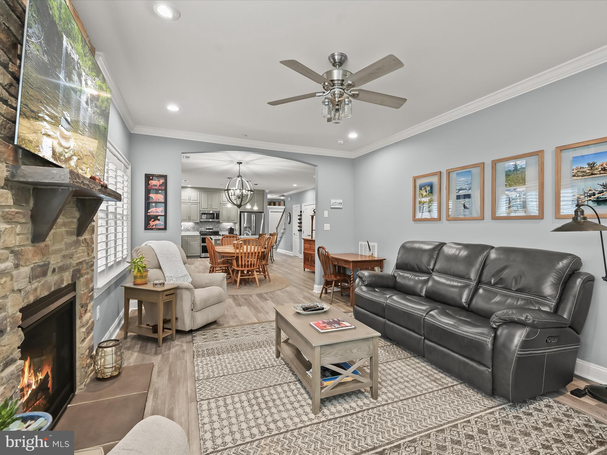 EMERALD POINTE - Residential