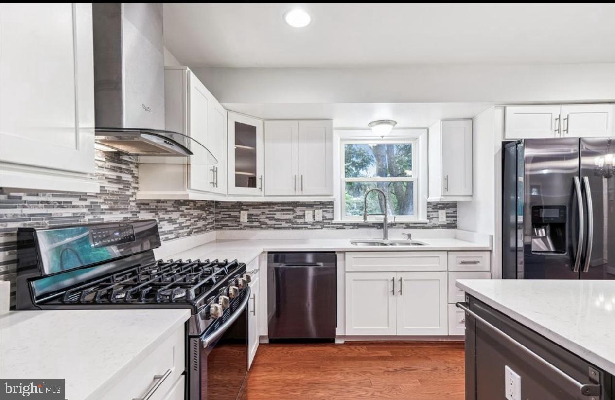 COLLEGE PARK WOODS - Residential Lease