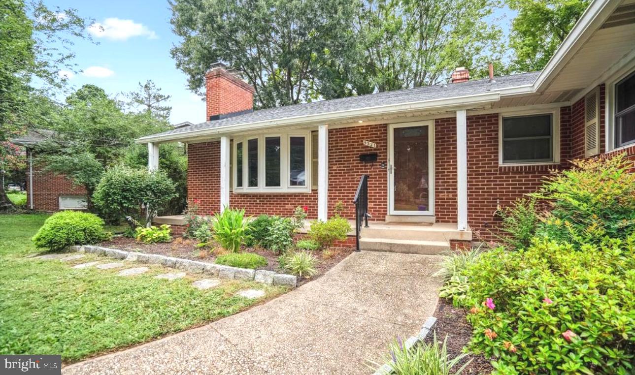 COLLEGE PARK WOODS - Residential Lease