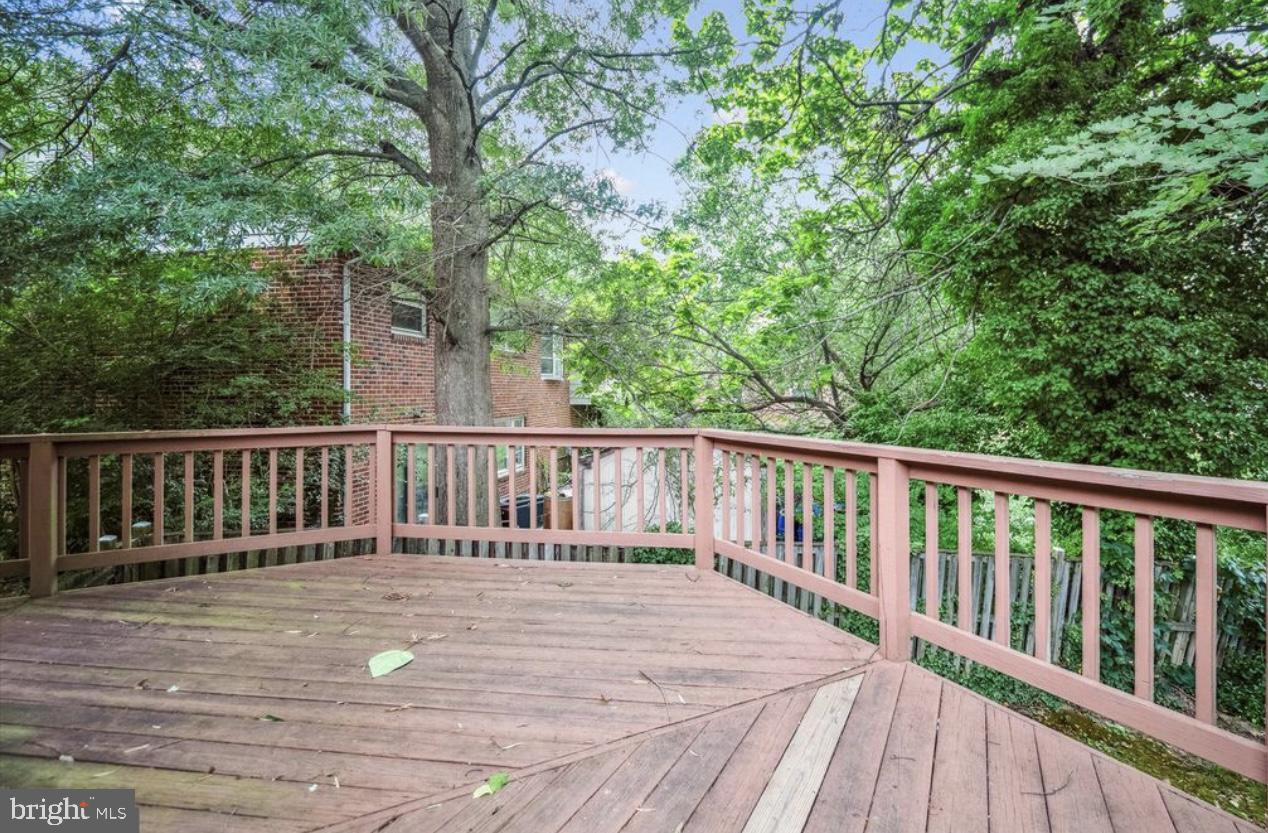 COLLEGE PARK WOODS - Residential Lease