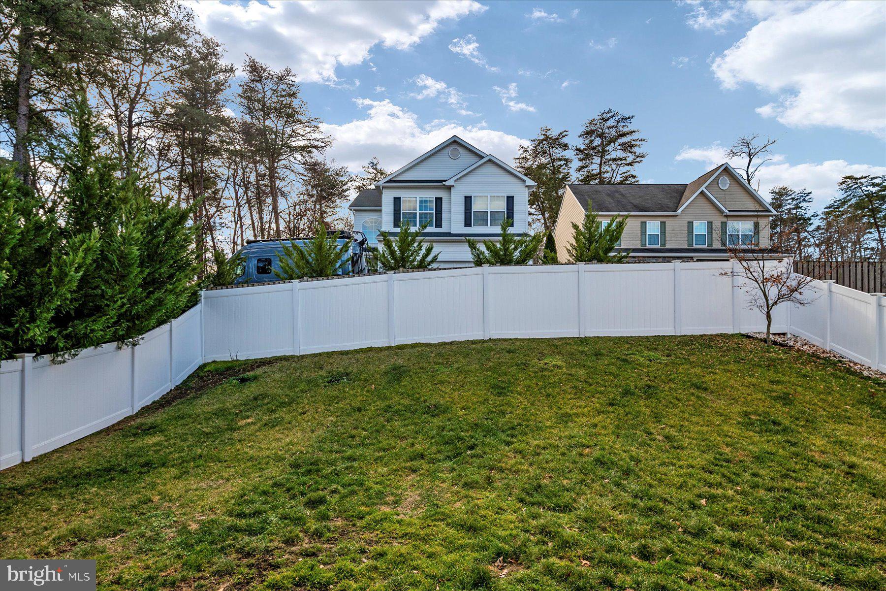 QUARTERFIELD KNOLLS - Residential