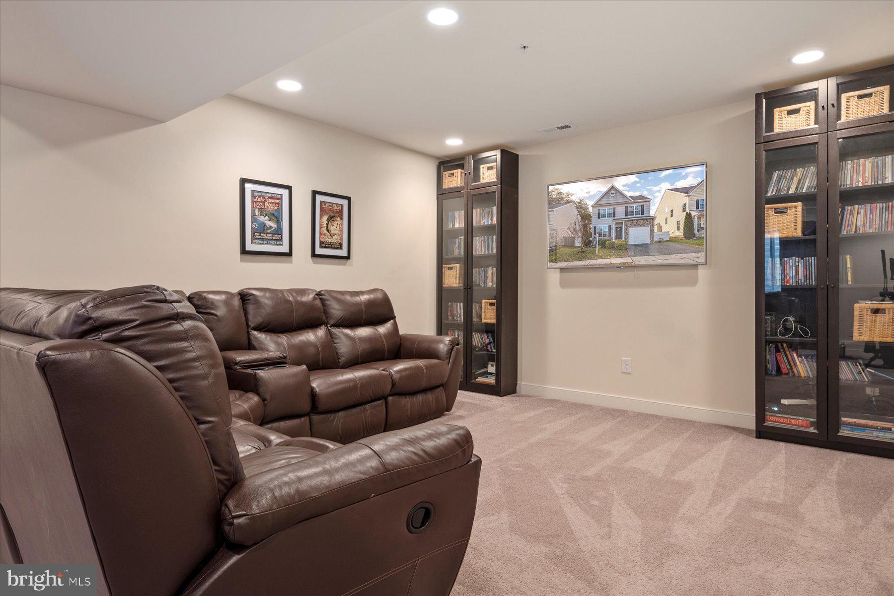 QUARTERFIELD KNOLLS - Residential