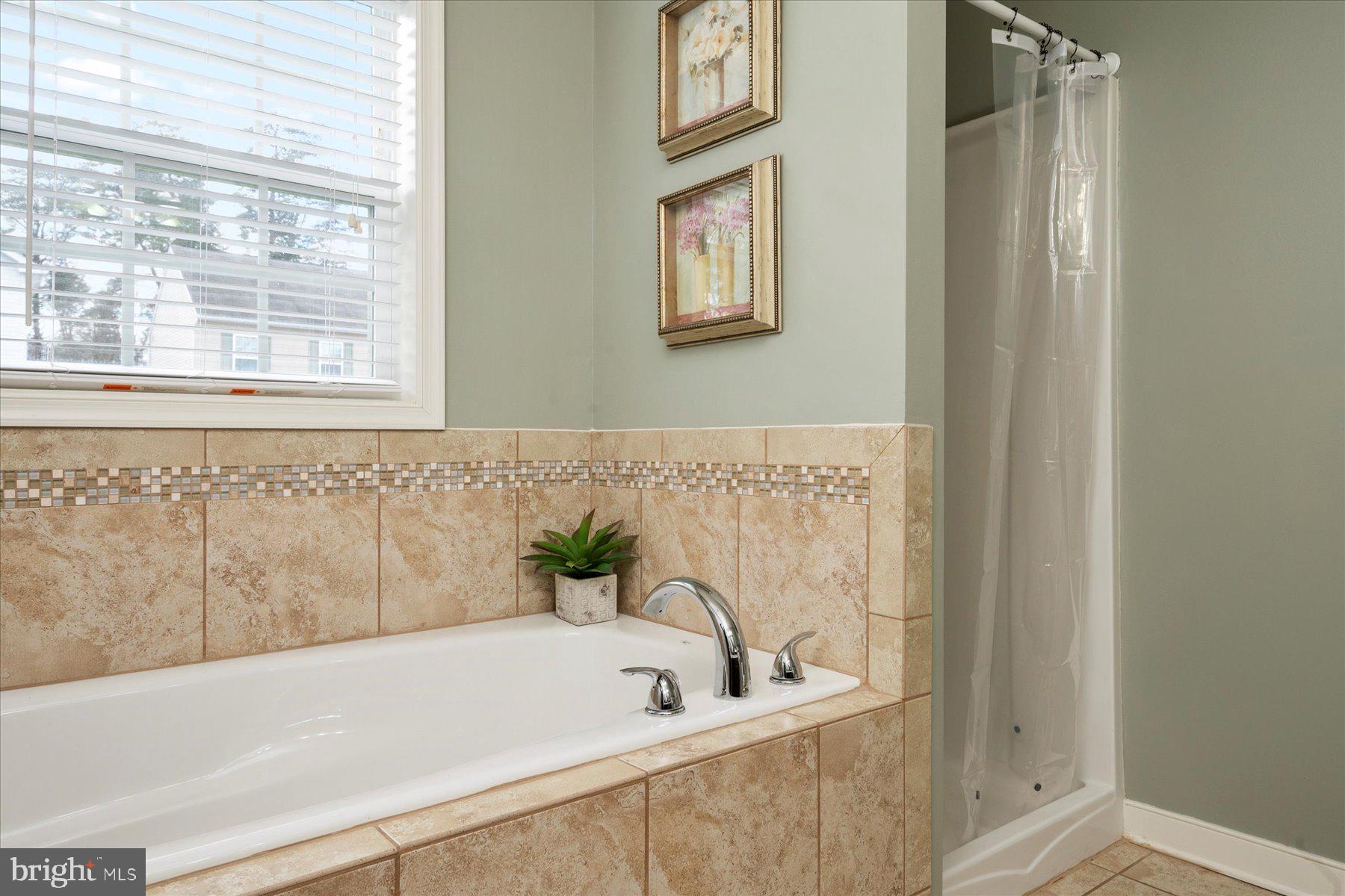 QUARTERFIELD KNOLLS - Residential