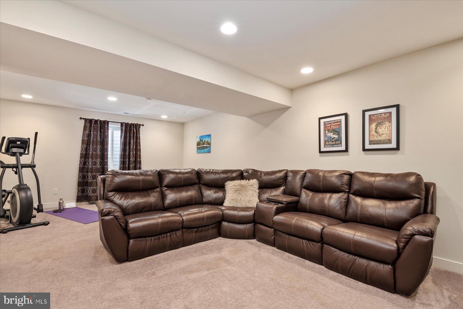 QUARTERFIELD KNOLLS - Residential