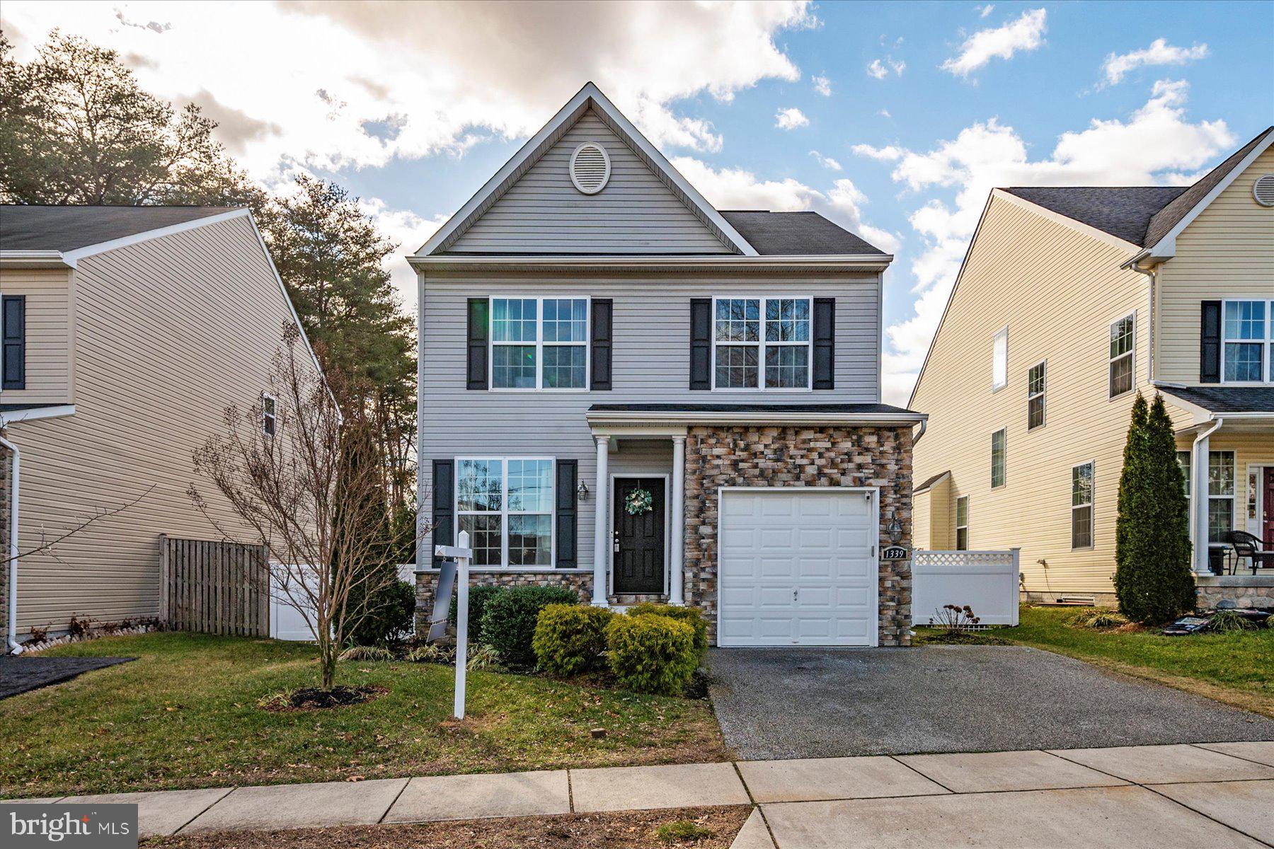 QUARTERFIELD KNOLLS - Residential