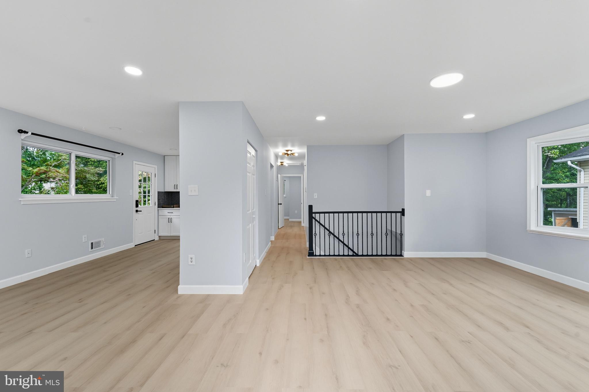 12605 OAKWOOD DR