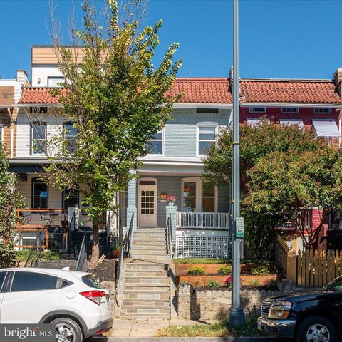 Photo of 1309 Spring Road NW, WASHINGTON, DC 20010 (MLS # DCDC2223516)