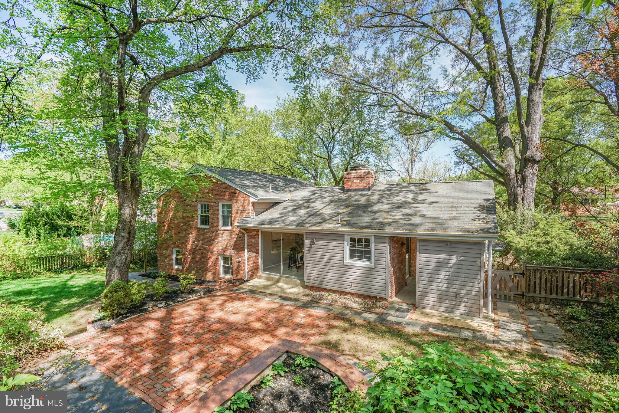 WEST SPRINGFIELD - Residential