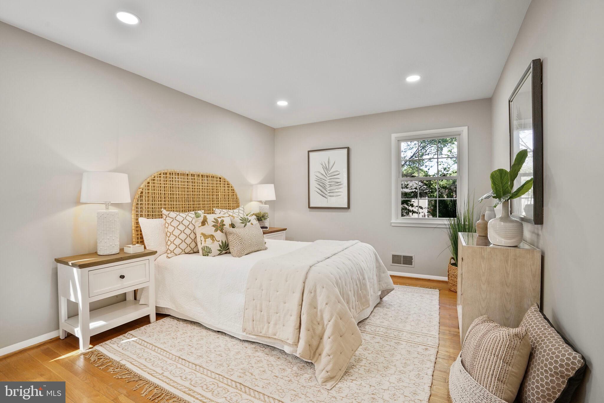 WEST SPRINGFIELD - Residential