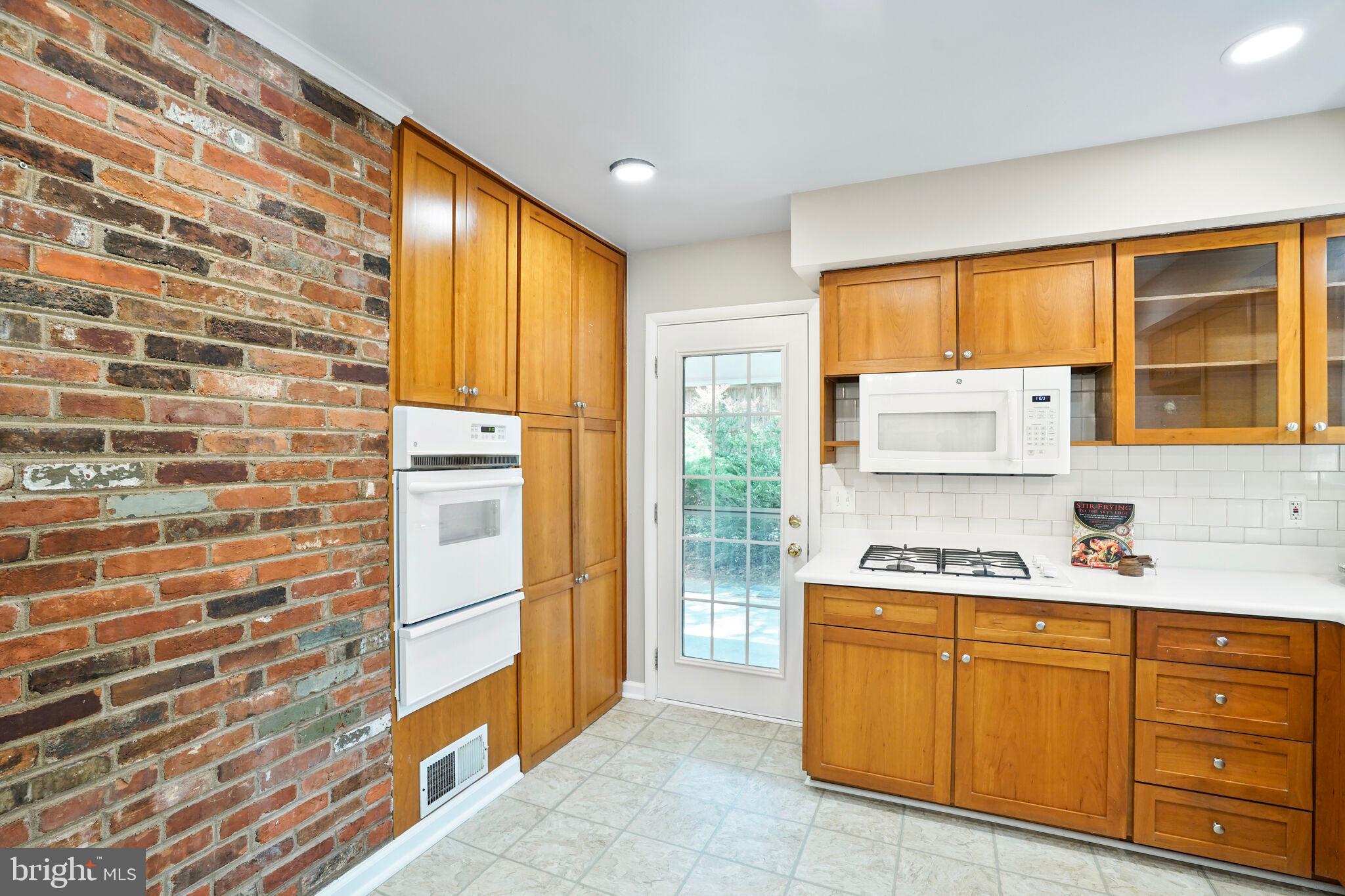 WEST SPRINGFIELD - Residential