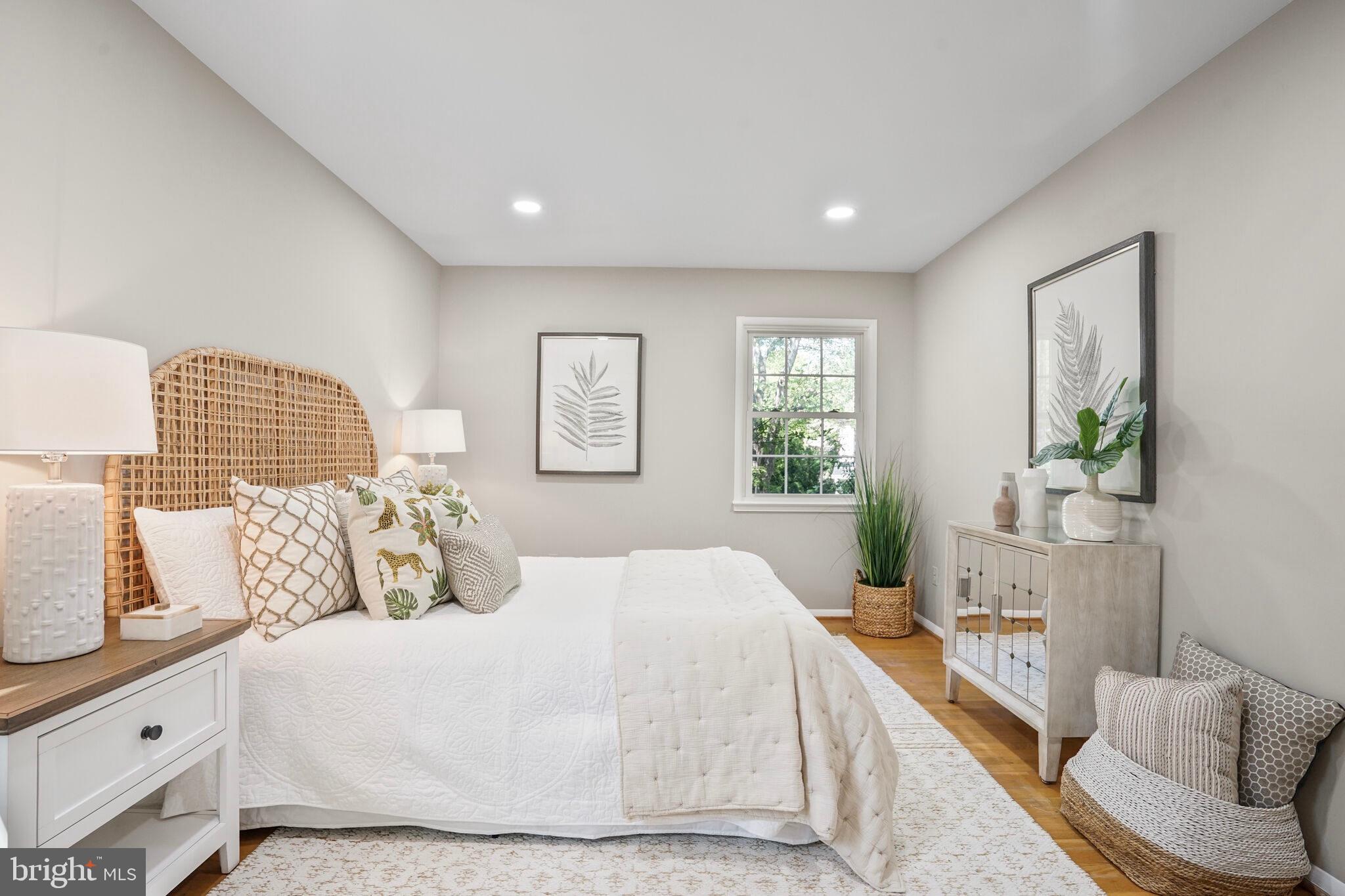 WEST SPRINGFIELD - Residential