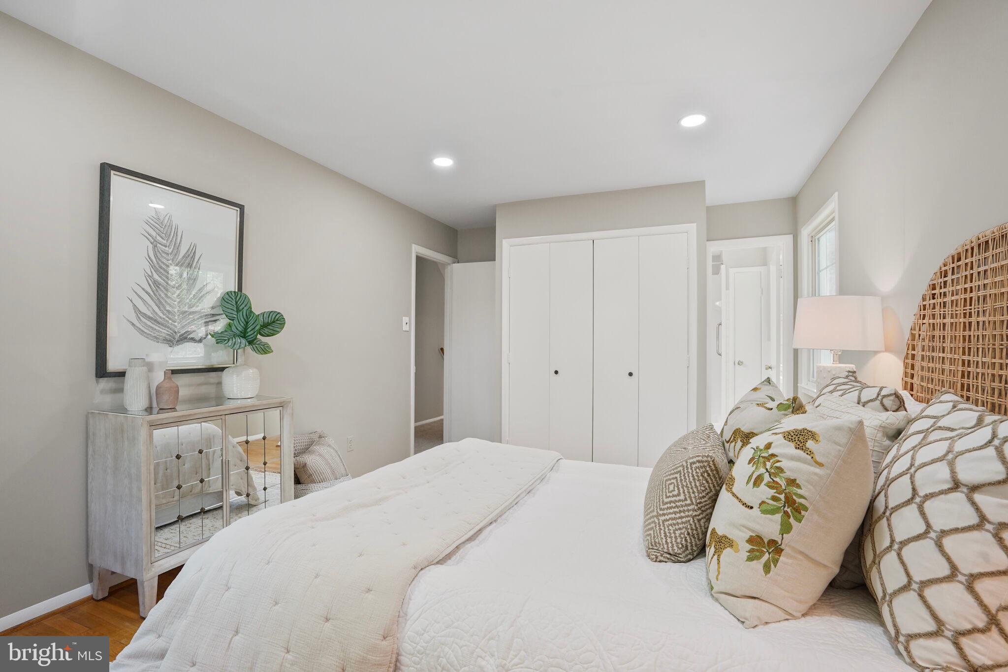 WEST SPRINGFIELD - Residential