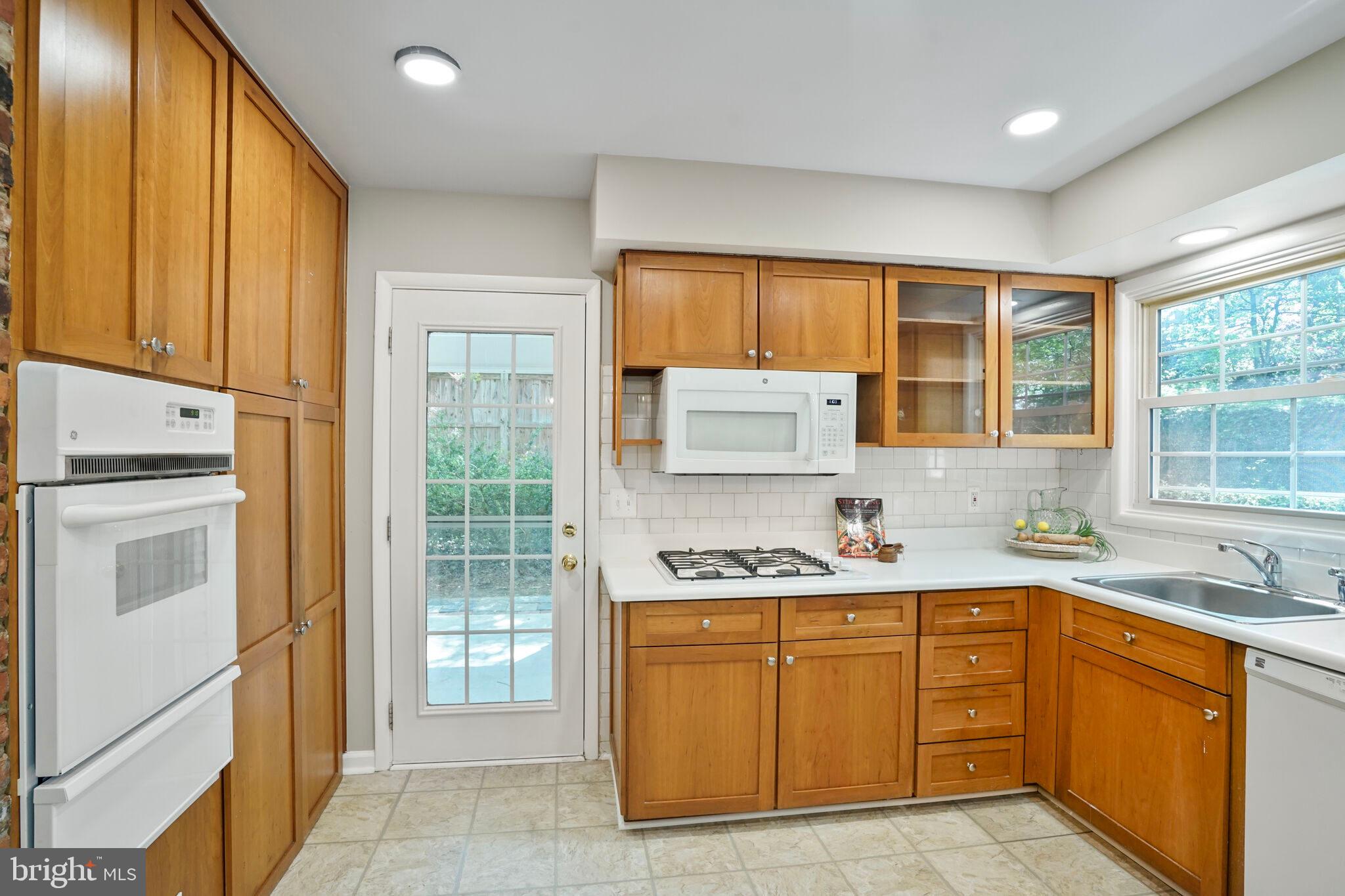 WEST SPRINGFIELD - Residential