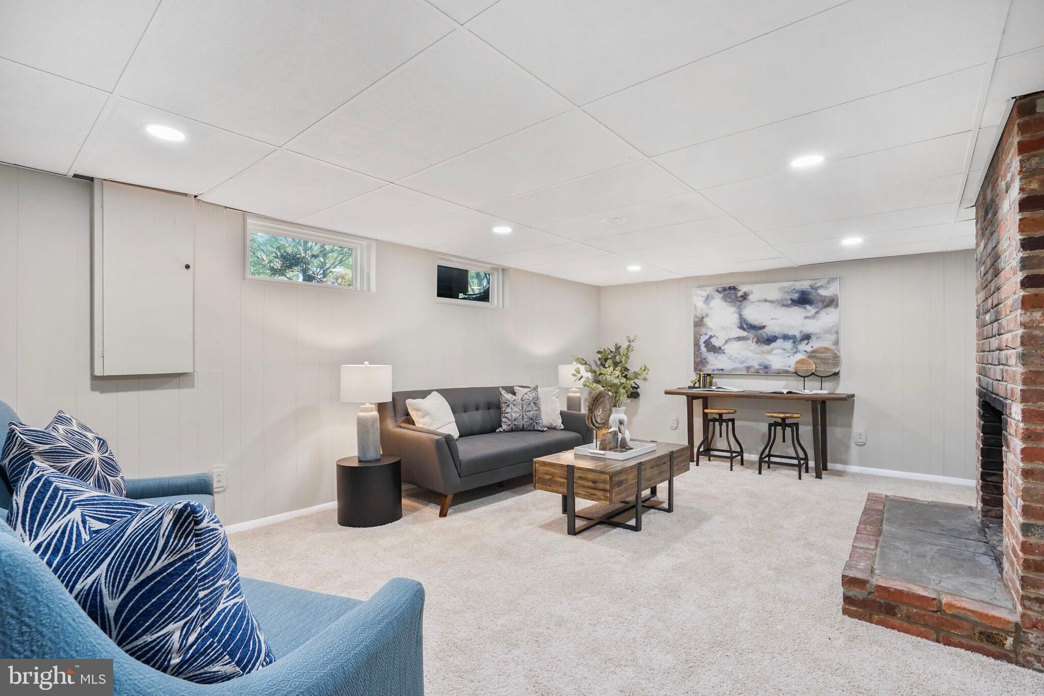 WEST SPRINGFIELD - Residential