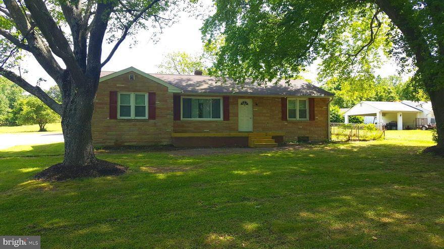 Great rambler located on over two acre lot in Mayo. New baths, new windows, newly surfaced hardwood floors and spacious 3 car detached garage. Immediate settlement available. Contact agent with questions.