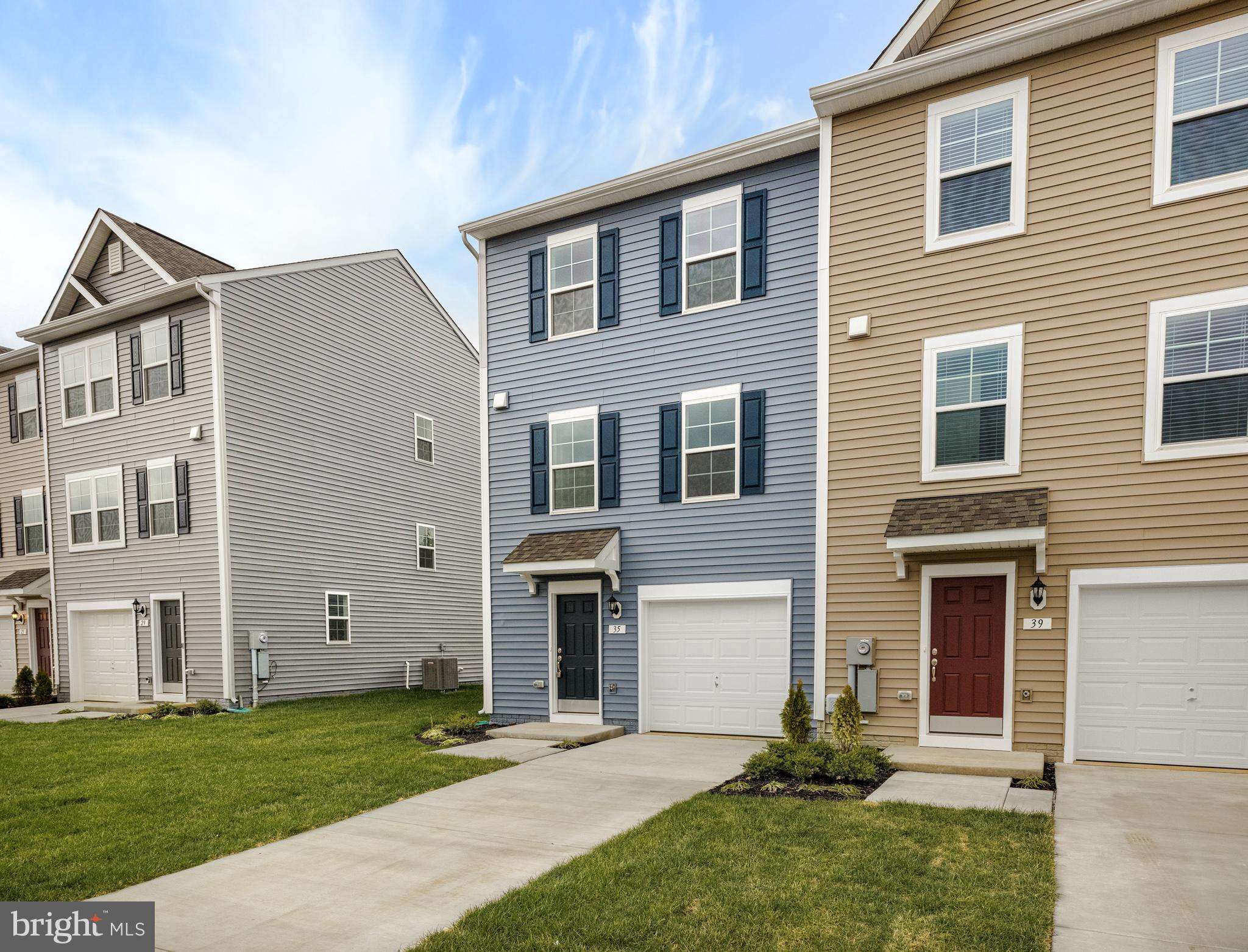 MCCAULEY CROSSING - Residential Lease