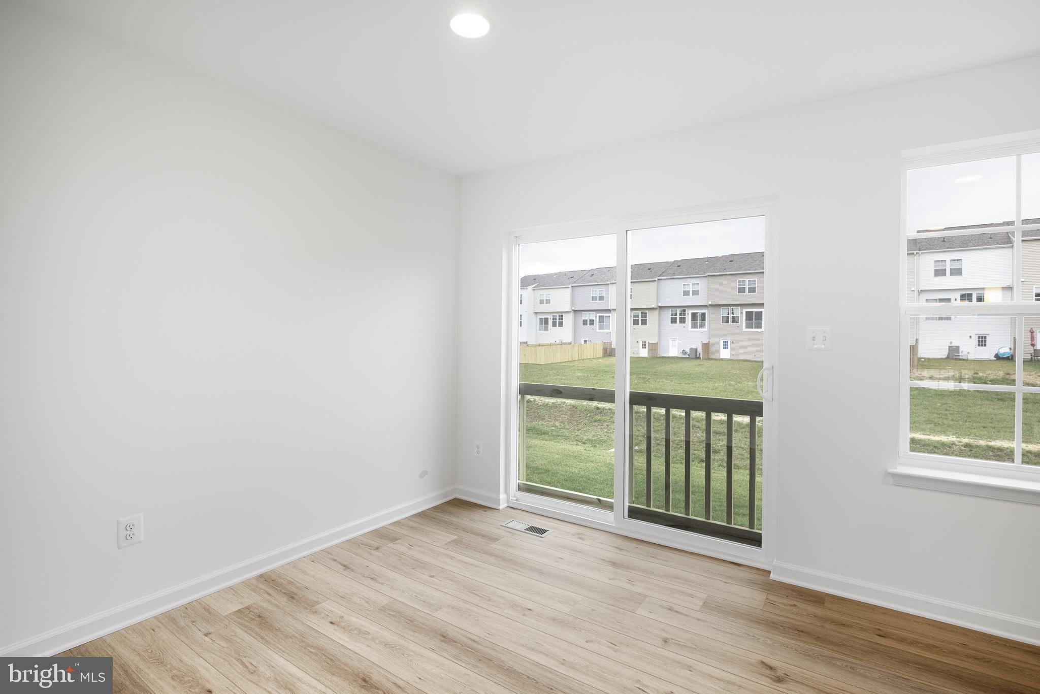 MCCAULEY CROSSING - Residential Lease