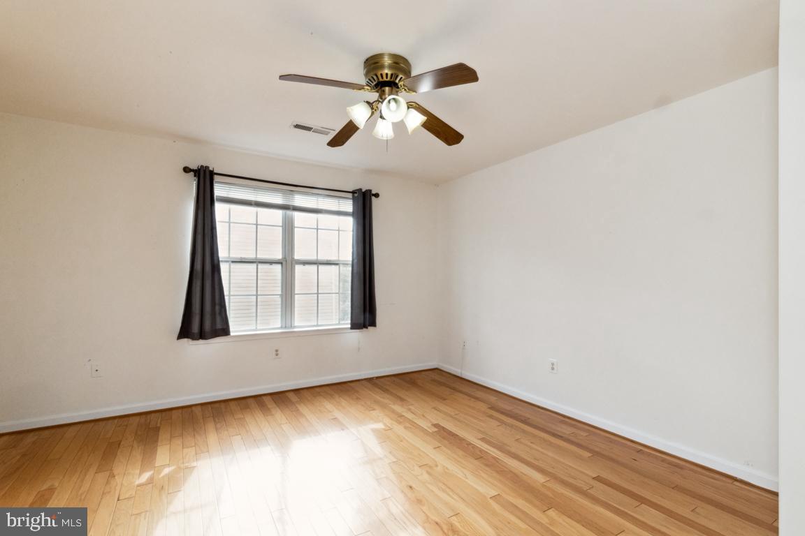 CHELSEA COURTS - Residential Lease