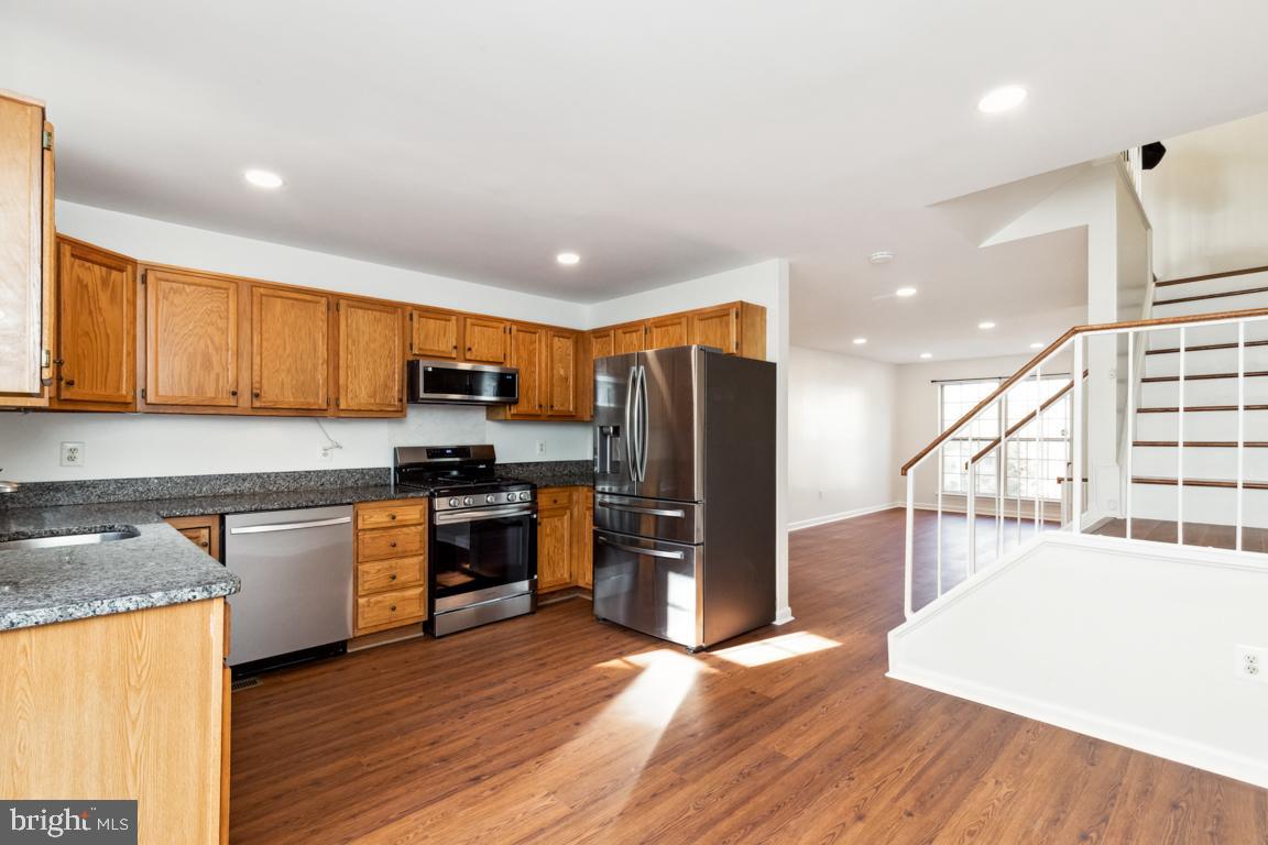 CHELSEA COURTS - Residential Lease