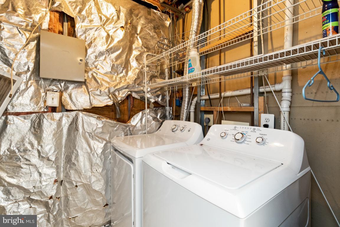 CHELSEA COURTS - Residential Lease