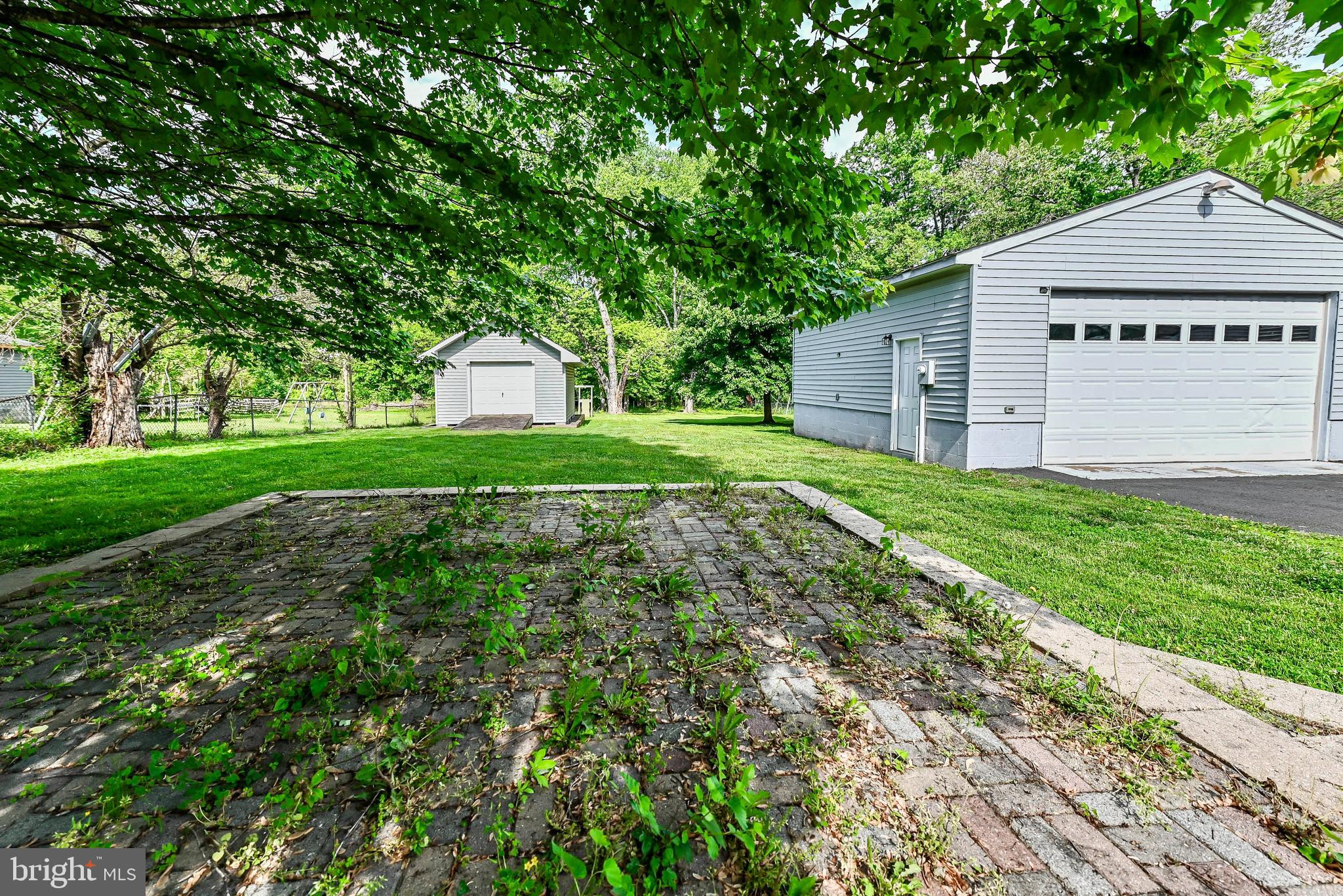 YORKSHIRE ACRES - Residential