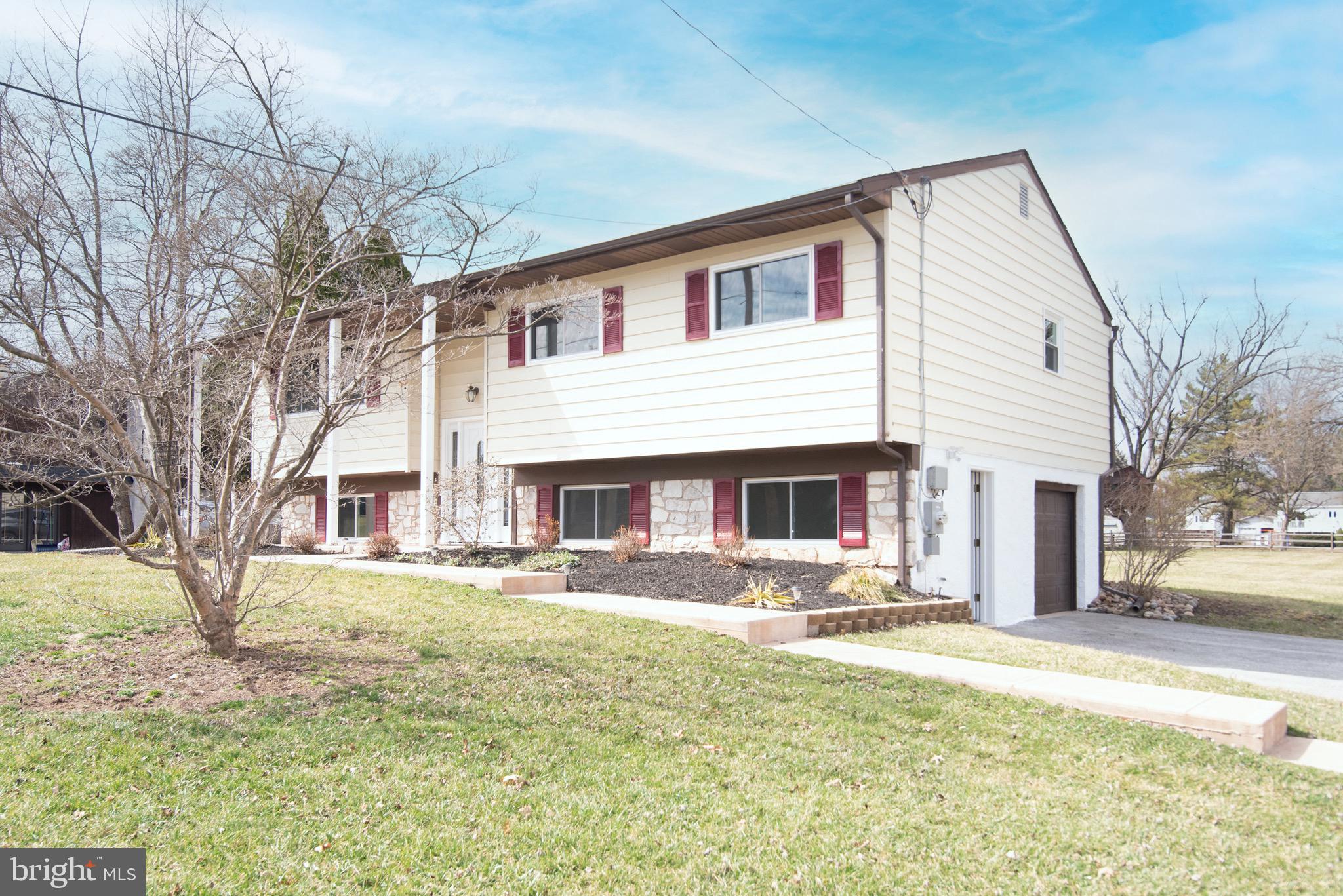 1330 RIDGEVIEW DRIVE