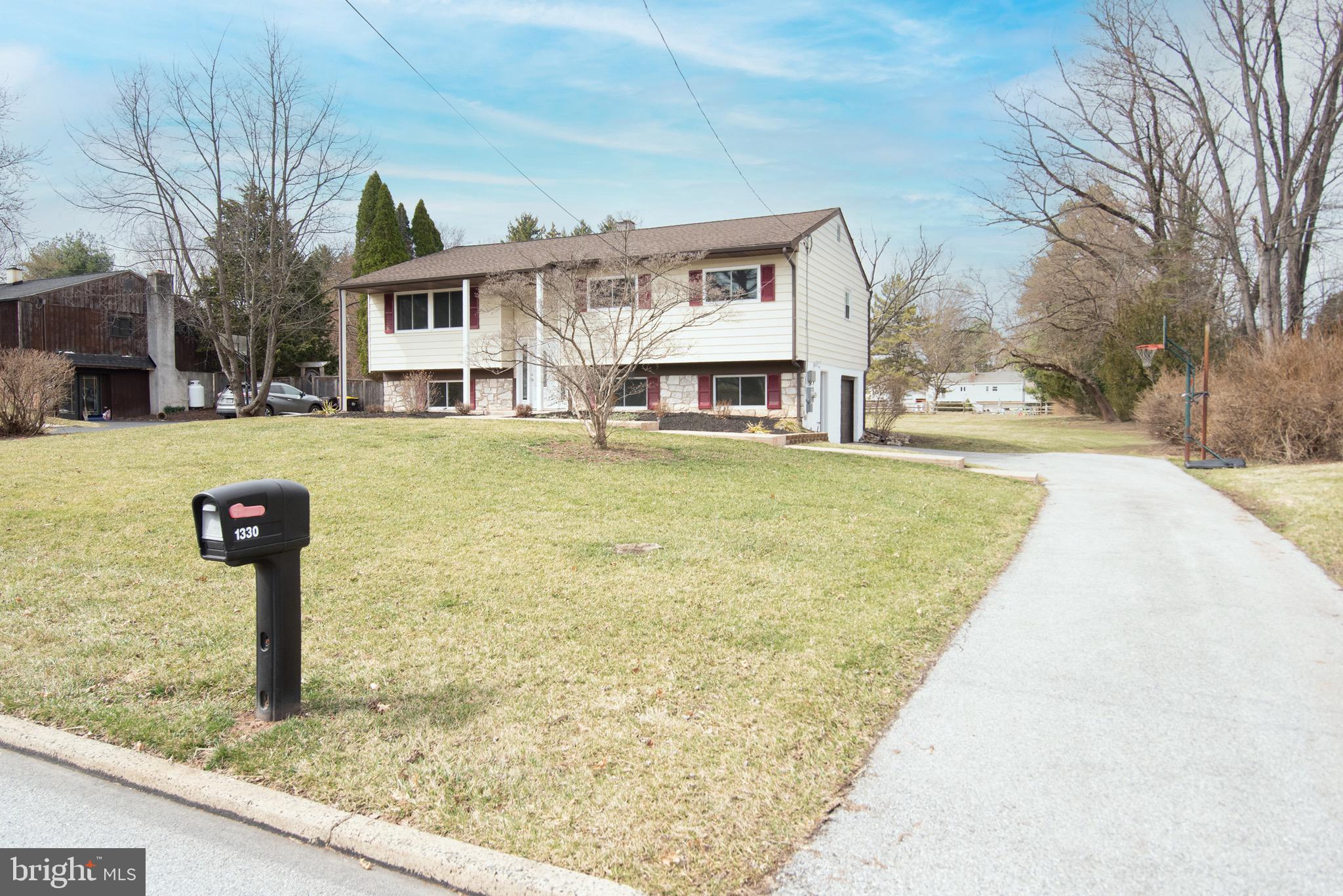 1330 RIDGEVIEW DRIVE