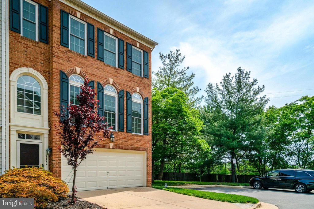Photo of 6449 Katherine Ann Lane, SPRINGFIELD, VA 22150 (MLS # VAFX2309702)