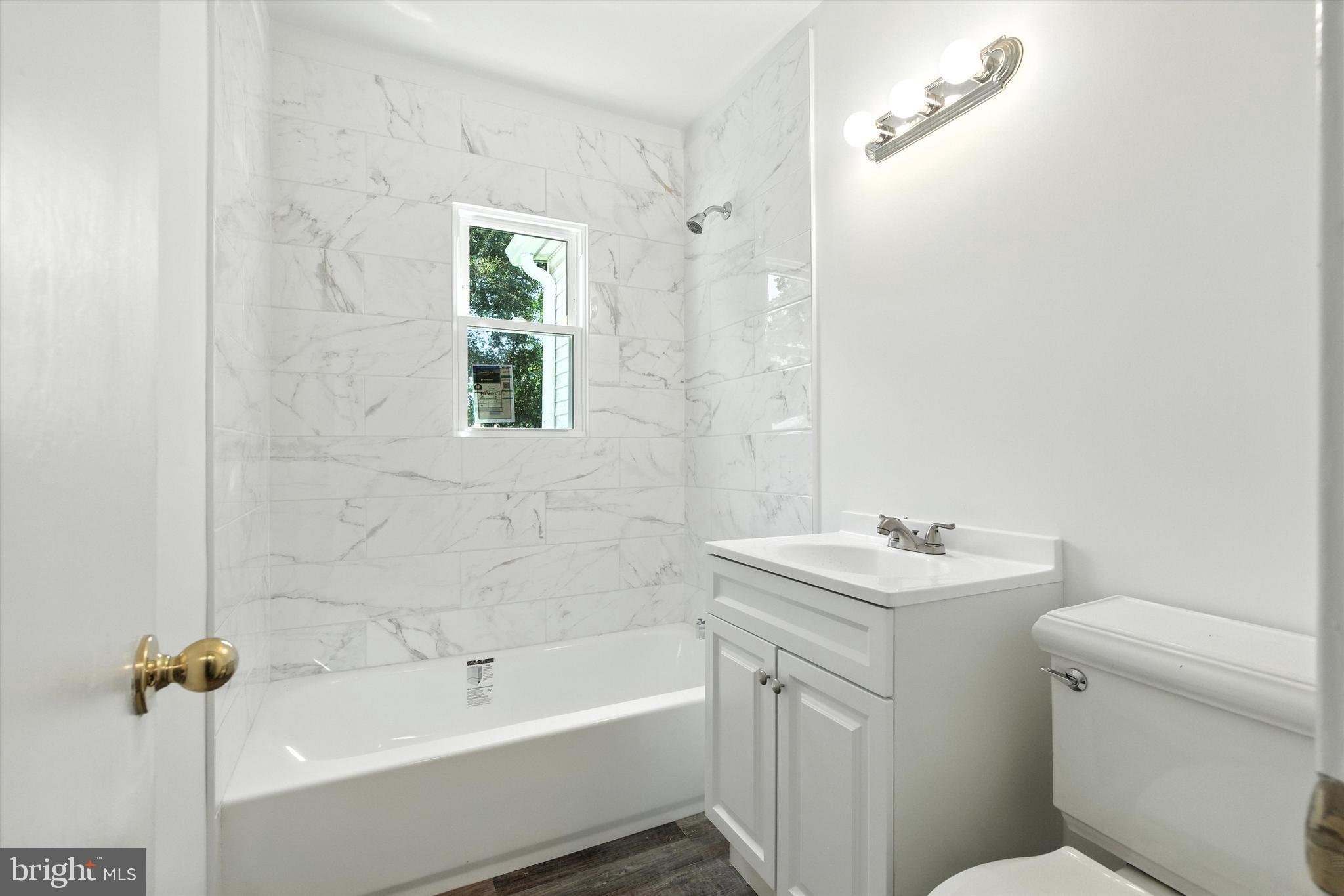 GLEN GARDENS - Residential Lease