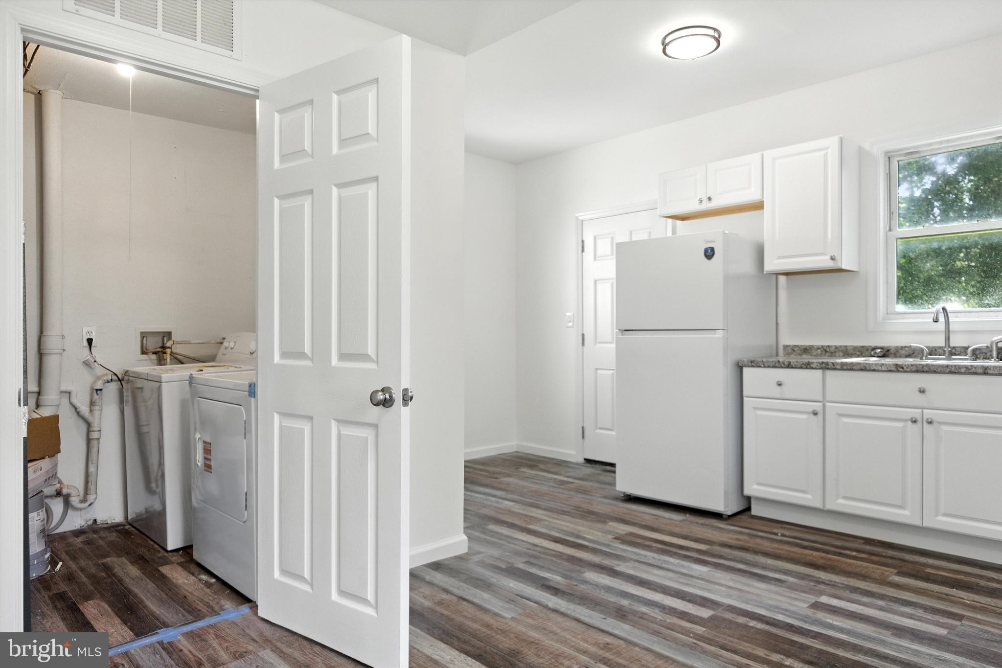 GLEN GARDENS - Residential Lease