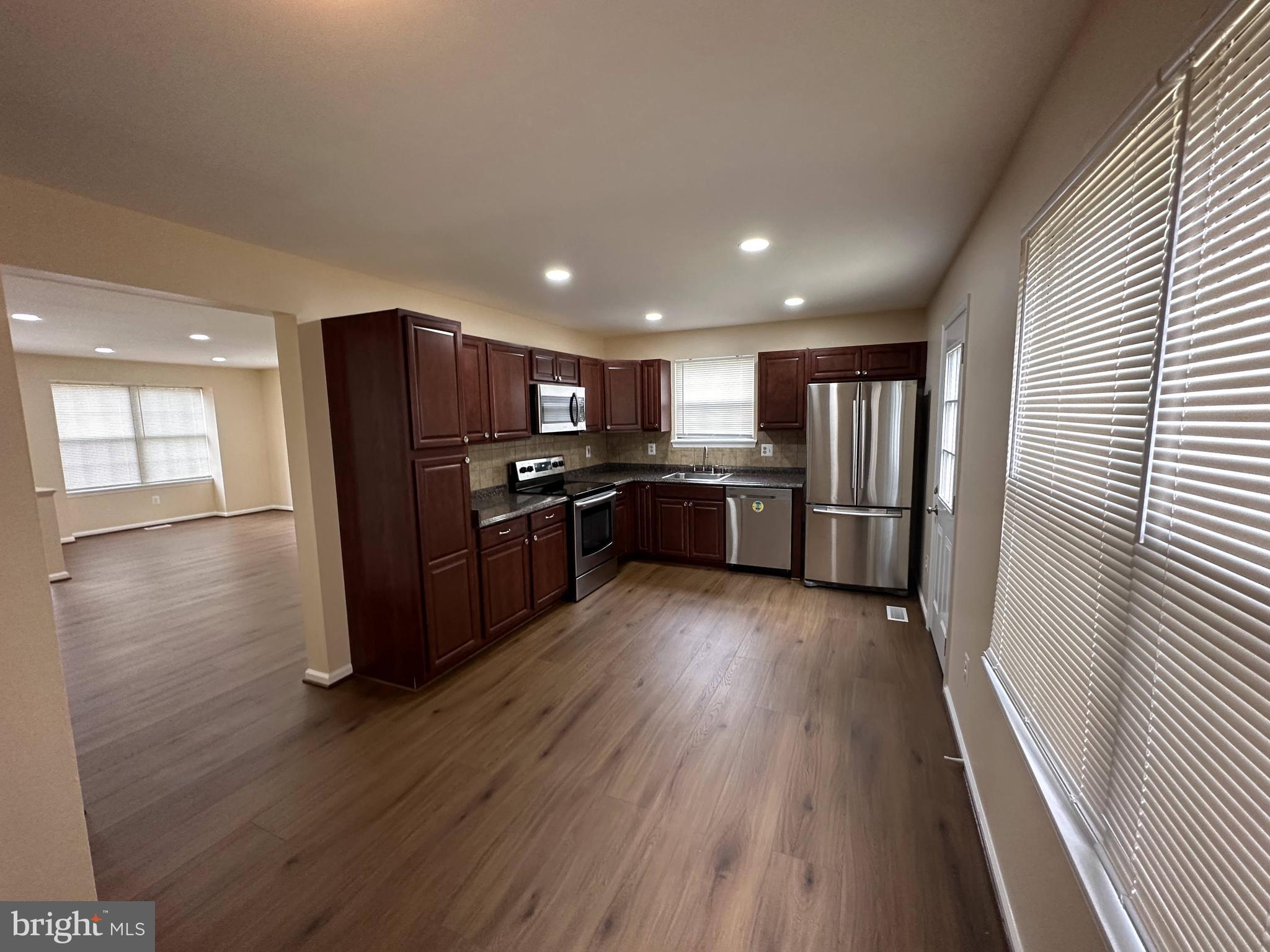 WAYSIDE VILLAGE - Residential Lease