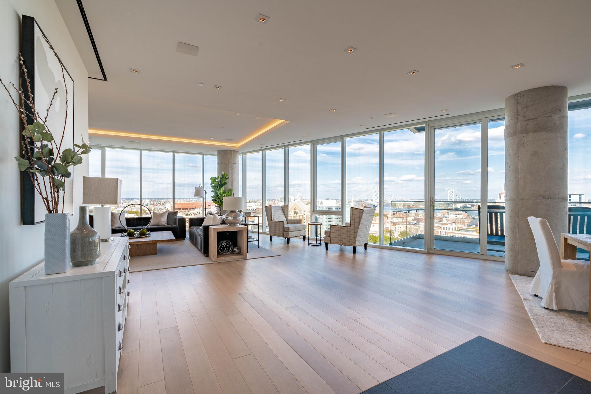 SOCIETY HILL - Residential