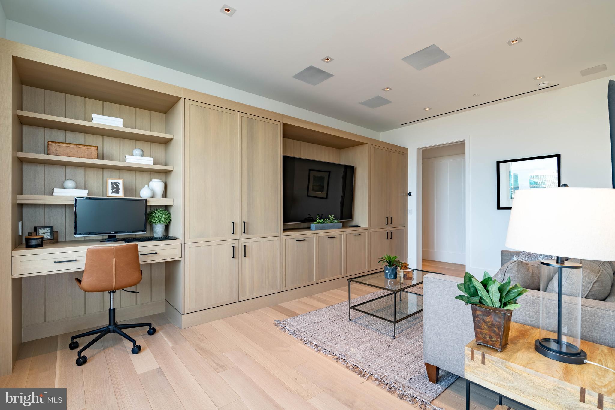 SOCIETY HILL - Residential