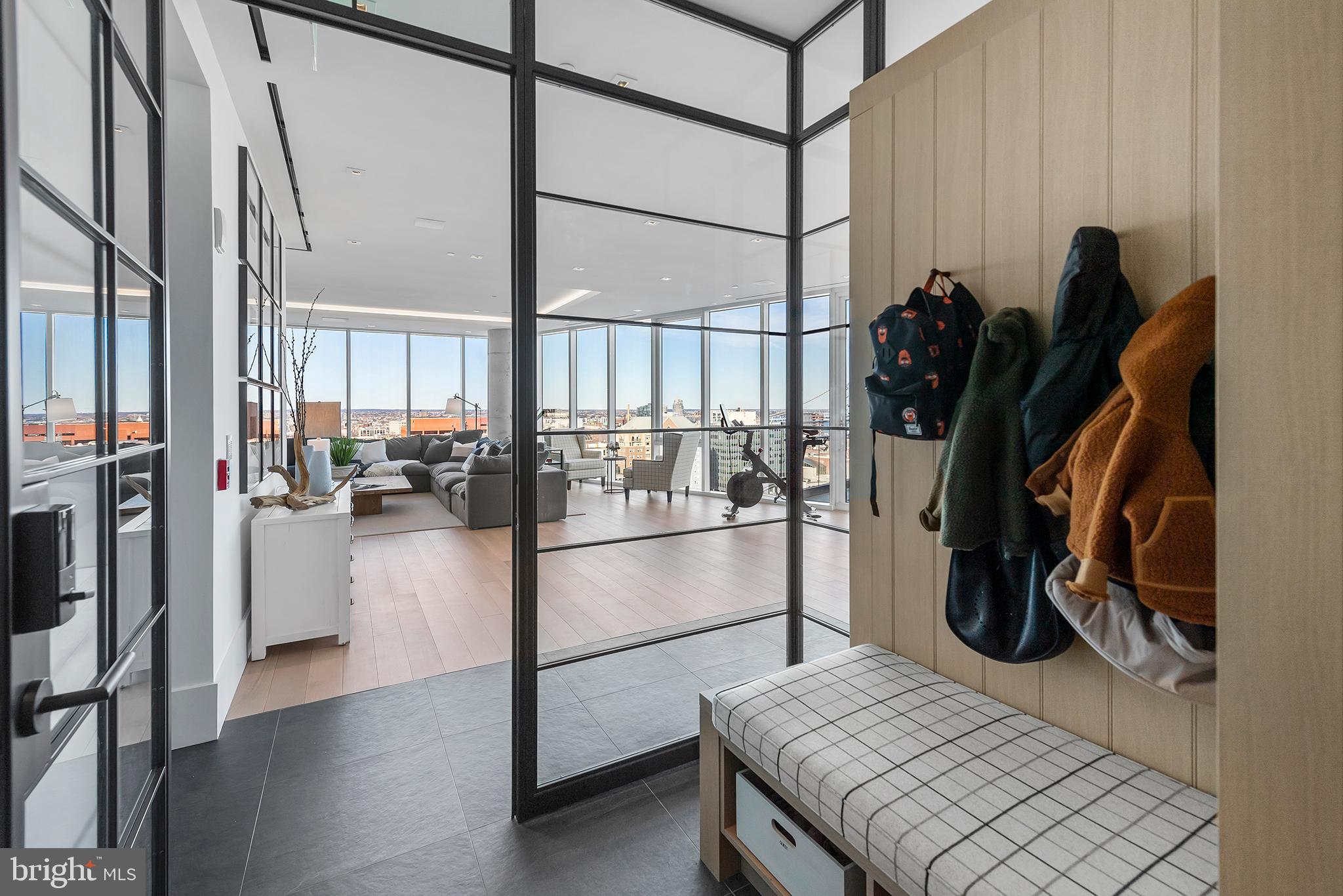 SOCIETY HILL - Residential